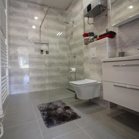 Centre1free Parking 1 Floor Makarska