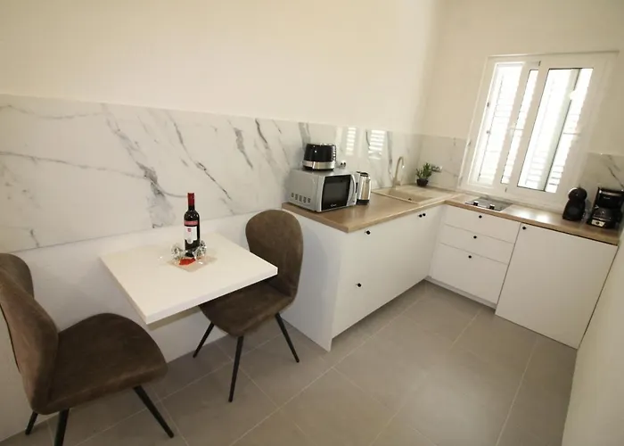 Centre1free Parking 1 Floor * Makarska